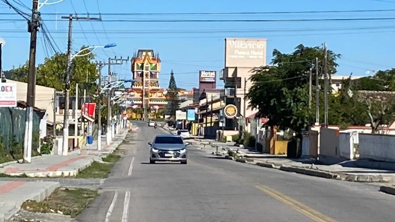 Vakantiehuis Casa De Praia Top! Beto Carrero, 500M Do Parque, Com Piscina E Sinuca, 1 Suite + 2 Quartos, 3Bwc, A 300M Da Praia Churrasqueira E Estacionamento Privado Penha